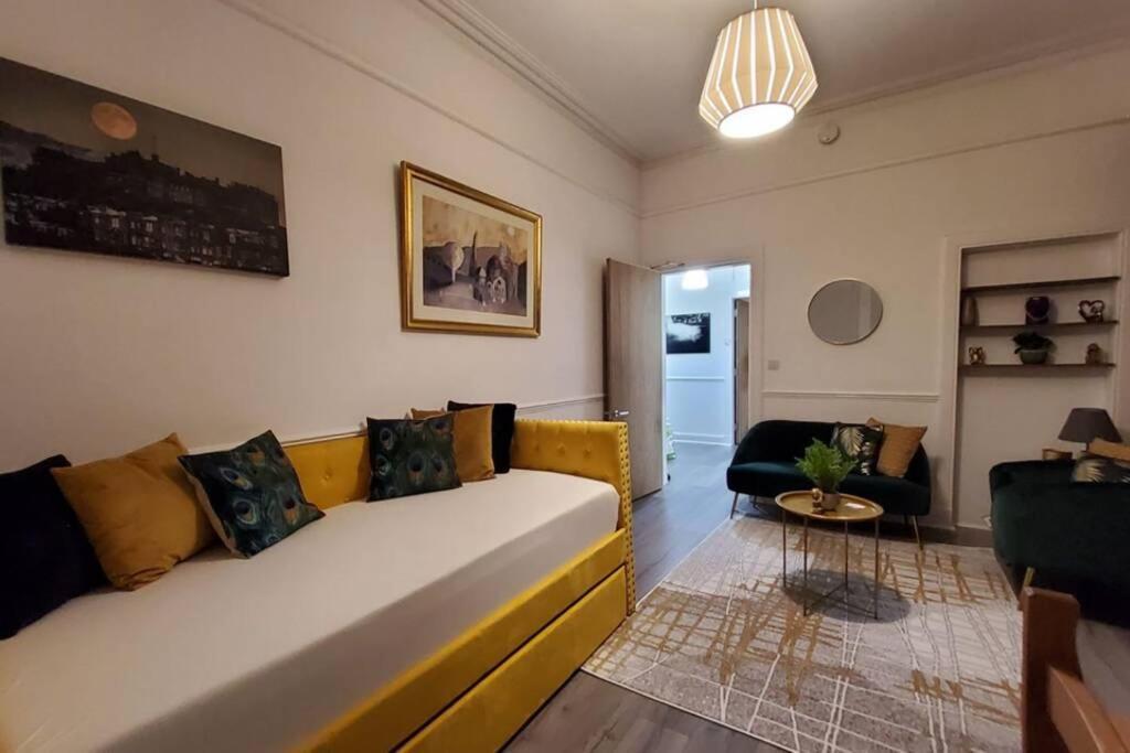 Leith Spectacular Apartment By Sensational Stay Short Lets & Serviced Accommodation With 6 Separate Beds & 2 Baths Edimburgo Exterior foto